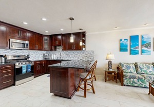 Beautiful, Third-Floor, Oceanfront Condo w/Water Views, Shared Pool, Free WiFi