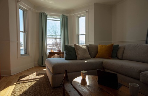 Saint-Marc-sur-Richelieu House | À 30 Minutes de Montréal, Magnifique Centenaire, Avec Accès Privé à la Rivière