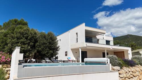Mollans-sur-Ouveze Villa | À mont nos hôtes