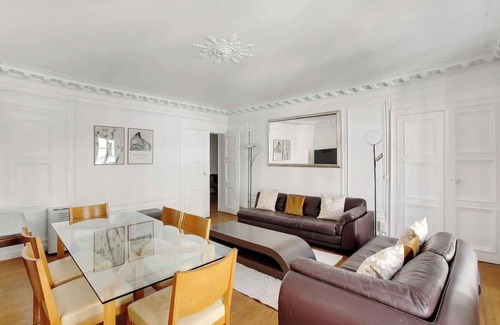 Chaussee-d'Antin Apartment | Élégance & confort à deux pas de la Madeleine