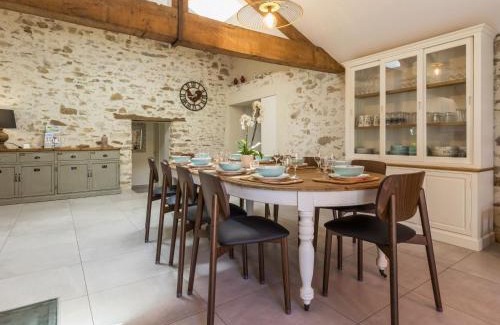 Chateau-Thebaud House | Élégant Gîte Rural avec Piscine Intérieure Chauffée près de Nantes - FR-1-306-913