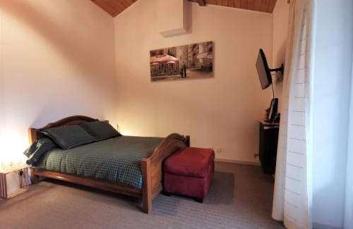 Monistrol-sur-Loire Bed & Breakfast | Évasion Romantique: Terrasse Privée, Bain Norvégien, et Table d'Hôtes – Bien-être à 1h de Lyon - FR-1-582-474