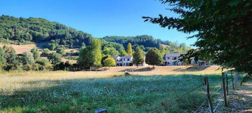 Saint-Geniez-d'Olt Apartment | Ô BRAC d'Olt, piscine, calme, vue, aux portes de l'Aubrac