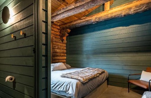 Saint-Simeon Ski Chalet | ÖBois Charlevoix - L'Écurie