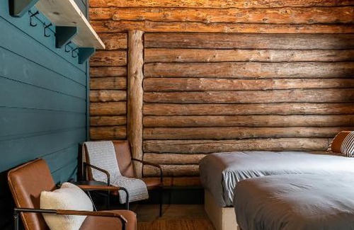 Saint-Simeon Ski Chalet | ÖBois Charlevoix - L'Écurie