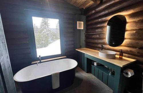 Saint-Simeon Ski Chalet | ÖBois Charlevoix - La Forgerie