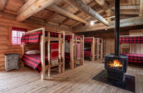 Saint-Simeon Ski Chalet | ÖBois Charlevoix - Le Refuge