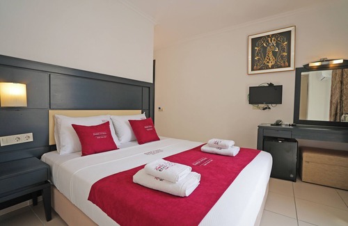 Ortakent Hotel | Ömer Aybak Beach Hotel