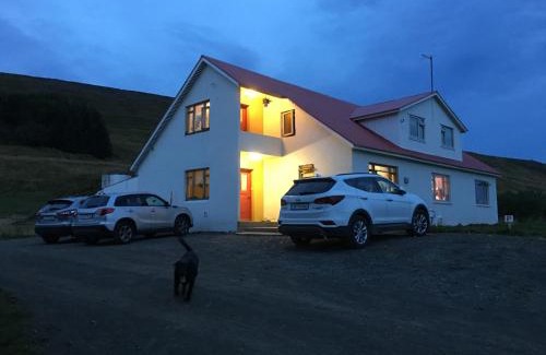 Adaldalur House | Öndólfsstaðir Farm B&B