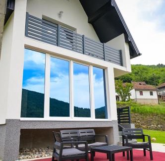 Jajce House | Ćato s cottage