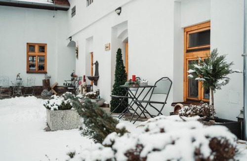 Smizany Apartment | ČÁKYHO KÚRIA - apartmán pre 5 osôb s krbom a saunami
