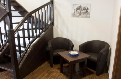 Louka House | Čechův dvůr