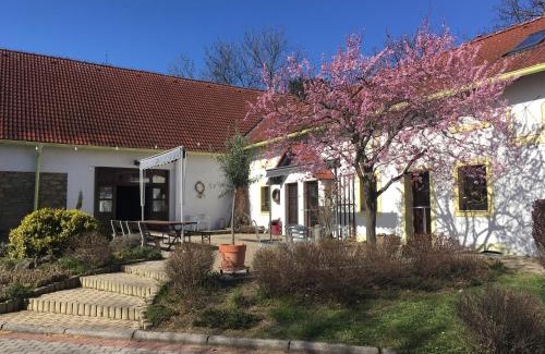 Dolni Pocernice House | Český Statek