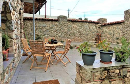 Longanikos Apartment | ΑΝΕΞΑΡΤΗΤΟ STUDIO ΣΤΟ ΟΜΟΡΦΟ ΚΑΣΤΟΡΕΙΟ