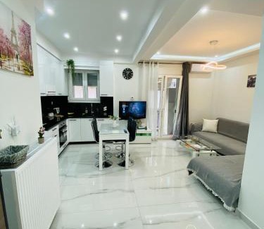 Neapoli-Sykies Apartment | Λαμπερό Διαμέρισμα 2