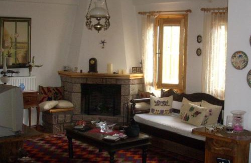 Neraida House | Μεζονέτα στην λίμνη Πλαστήρα