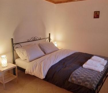 Terpsithea House | Τείχιο Μπουτίκ - Tihio Boutique - Πέτρινος ξενώνας