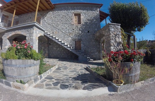 Karyes Apartment | Τraditional Stonebuilt House, mountain Parnon, Karyes Lakonias