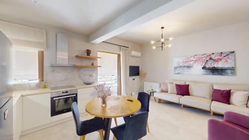 Glyfada Apartment | Υπέροχο Νέο Ρετιρέ Διαμέρισμα στην Γλυφάδα