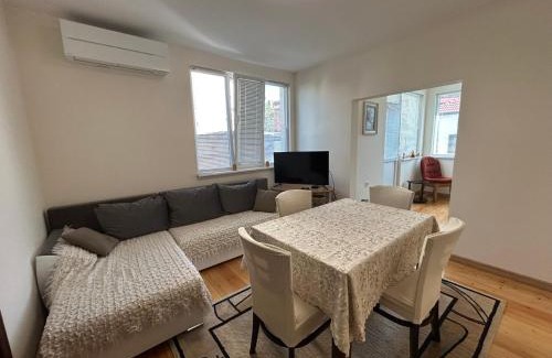 Tryavna Apartment | Апартаменти Лоринна