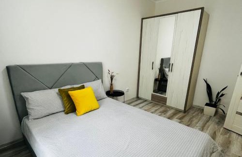Yavory Apartment | Апартаменти поряд дорослої і дитячої лікарні біля Миколайчука, Орлика