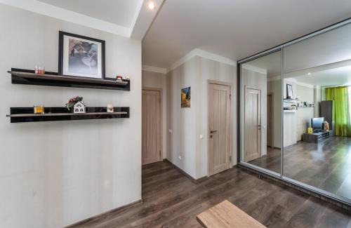 Dniprovs'kyi District Apartment | Апартаменты 2room на Туманяна 3