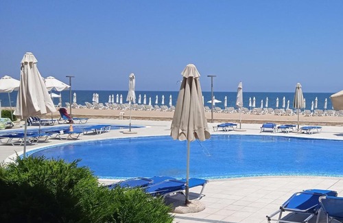 Obzor Apartment | Апартамент Б306 в Обзор Бийч Резорт на първа линия с перфектен изглед към плажа!