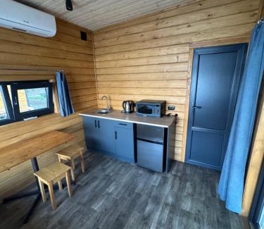 Dnipropetrovsk Oblast House | Будиночок з панорамою на річку