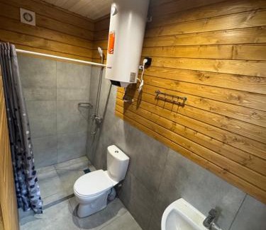 Dnipropetrovsk Oblast House | Будиночок з панорамою на річку