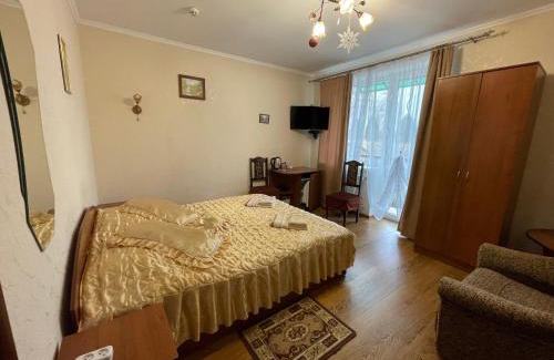 Skhidnytsya House | Вілла ,Астері'