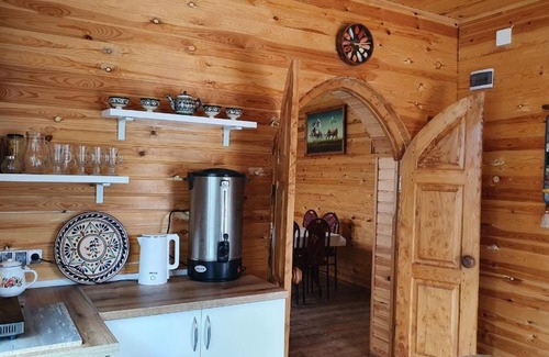 Cholpon-Ata House | Гостевой дом KOMUZ