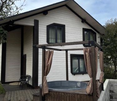 Mizhhirya House | Гія в Баню