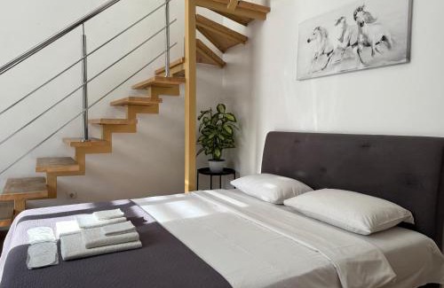 Lviv City Center Apartment | Двоповерхові апартаменти Мілена у центрі з балконом, та паркінгом