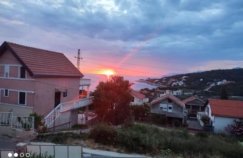 Utjeha House | Дом для семейного отдыха в Утехе, Черногория