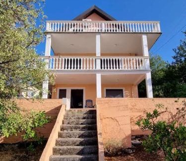 Utjeha House | Дом для семейного отдыха в Утехе, Черногория