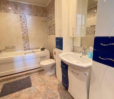 Aktau Apartment | Изумрудный стиль