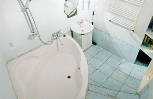Lviv City Center Apartment | Квартира на Замарстинівській 10, на 6 осіб в центрі у м Львові