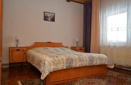 Verkhovyna House | Котедж Соняшник