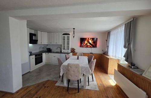 Ravnogor House | Къща ВИРА
