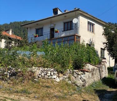 Borino House | Къща за гости "Домът на Краси"