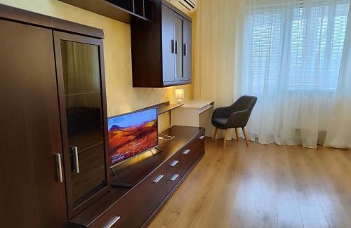 Shevchenkivs'kyi District Apartment | метро Нивки, метро Сирец 15мин