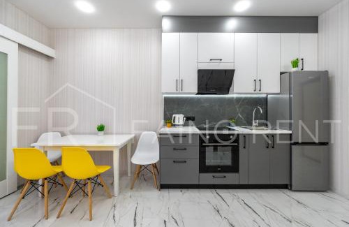 Arcadia Apartment | Панорамний вид моря дві спальнi та зала 0522