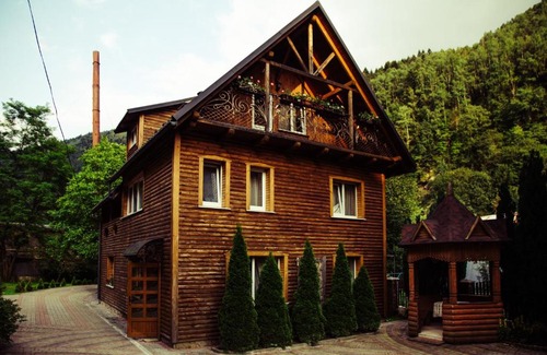 Yaremche House | Писанка