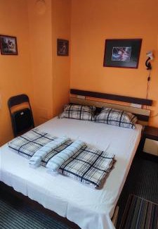 Troyan House | Стаи за гости ОРЕХА Троян Private rooms Oreha