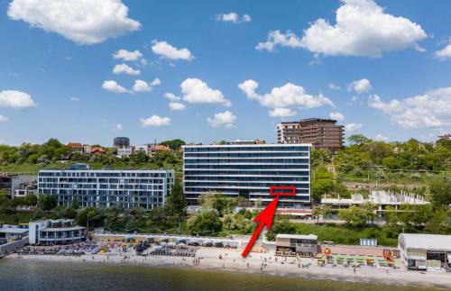 Odessa Apartment | Сучасна квартира з терасою на морі та підземний паркінг