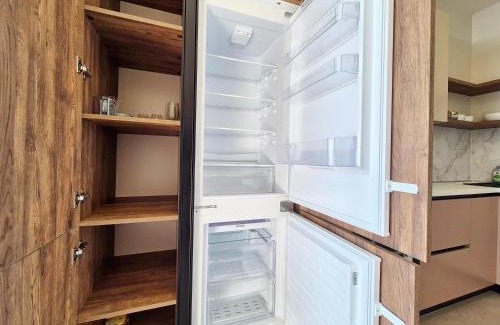 Odessa Apartment | Сучасна квартира з терасою на морі та підземний паркінг