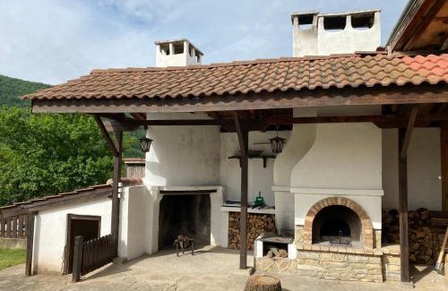 Asparuhovo House | СЪНТОВЕЦ - на брега на язовир Цонево