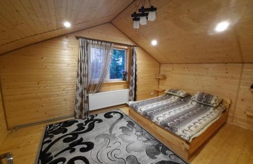 Vorokhta House | У Мар'яни