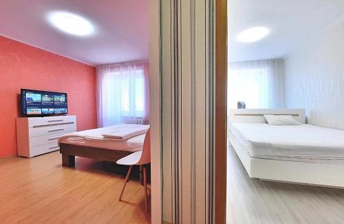 Sukhinovka Apartment | Червоне і біле Мережа квартир Alex Apartments Документи для відряджень Безконтактне заселення 24-7