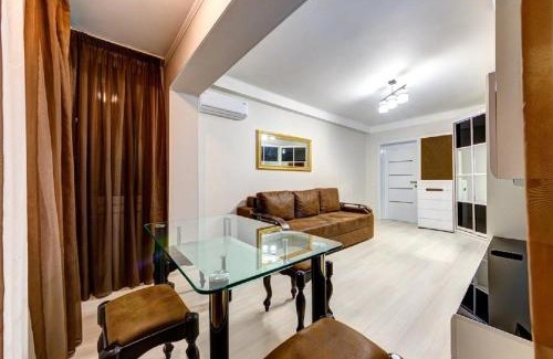 Pechers'kyi District Apartment | Шикарная 2к квартира бульвар Дружбы Народов 8а